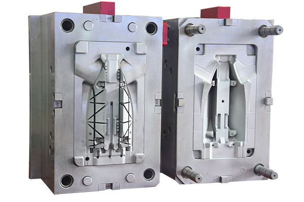 星空体育app官方入口汽车模具制造