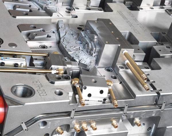 星空体育app官方入口精密注塑模具加工厂