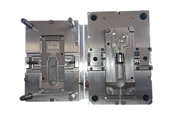 注塑模具制造中的二级顶出脱模机构