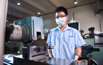 解决模具加工中的表面质量问题，提升生产效率