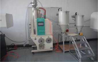 解析塑料模具注塑机的类型和特点