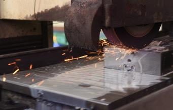 塑胶模具中热处理后的钢料大水磨如何加工的呢?