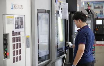 塑料模具两板模与三板模的显著区别 