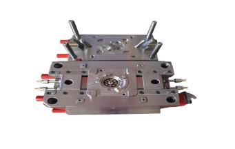 如何优化塑胶模具的流道系统以实现平衡状态？