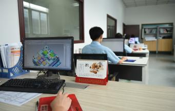 如何为薄壁注塑成型设计有效的塑料模具？